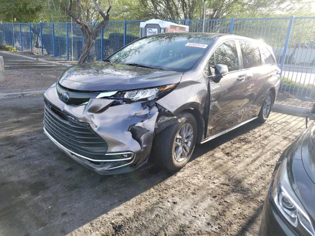 2021 Toyota Sienna xle