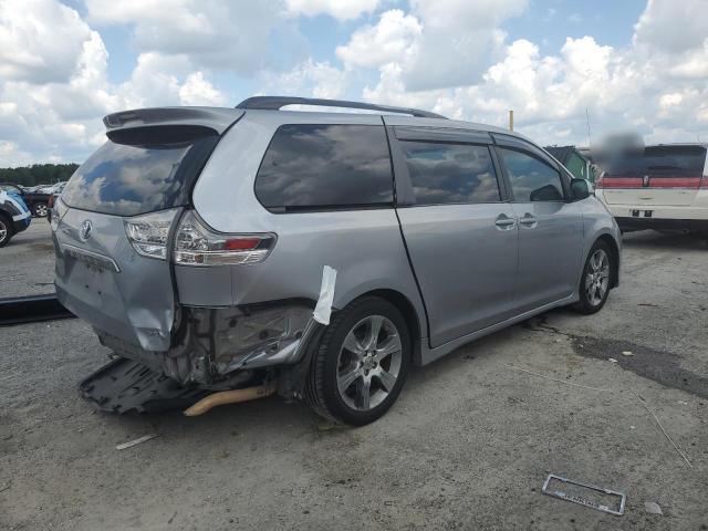 2012 Toyota Sienna