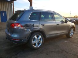 
										2013 Volkswagen Touareg full									