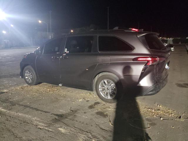 2022 Toyota Sienna xle