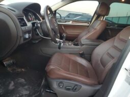 
										2014 Volkswagen Touareg full									