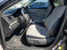 
										2016 Toyota Camry le full									