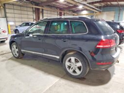 
										2013 Volkswagen Touareg full									