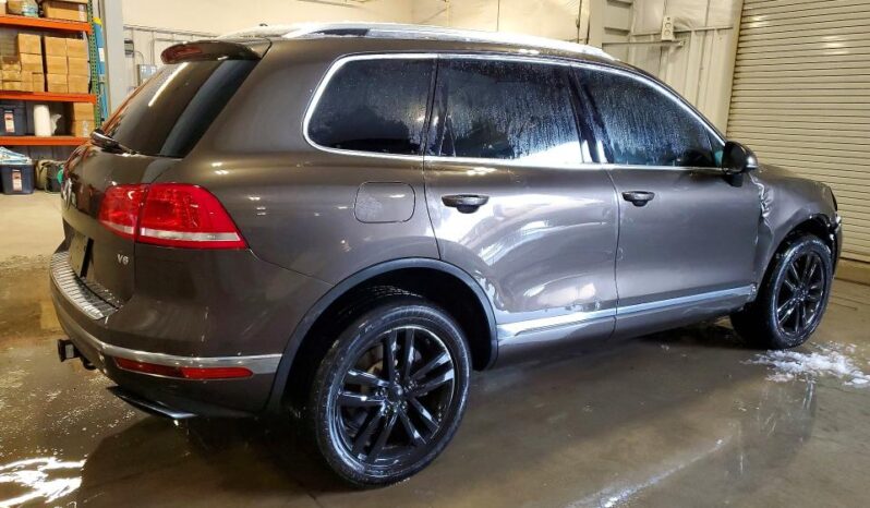 
								2015 Volkswagen Touareg full									