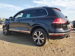 
										2017 Volkswagen Touareg full									
