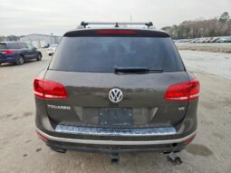 
										2015 Volkswagen Touareg full									
