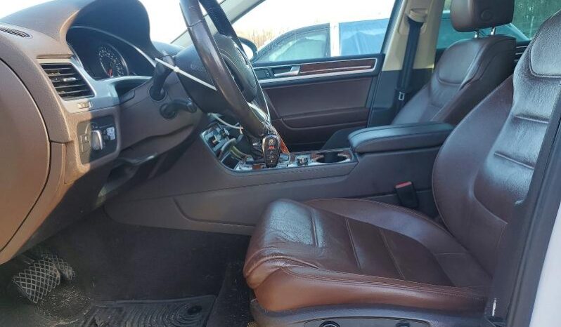 
								2013 Volkswagen Touareg full									