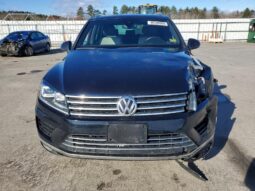 
										2017 Volkswagen Touareg full									