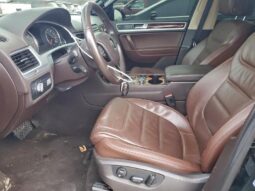 
										2014 Volkswagen Touareg full									