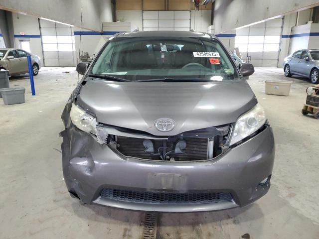 2012 Toyota Sienna xle