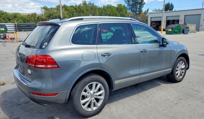 
								2014 Volkswagen Touareg full									