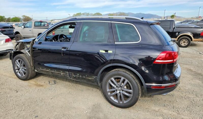 
								2015 Volkswagen Touareg full									