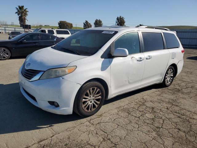 2012 Toyota Sienna xle
