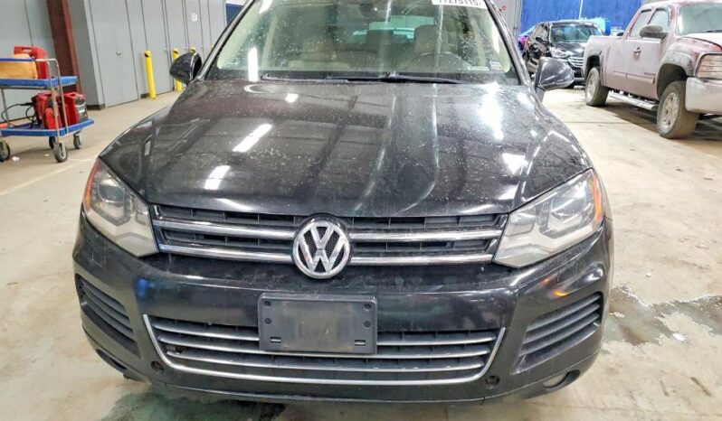
								2013 Volkswagen Touareg full									