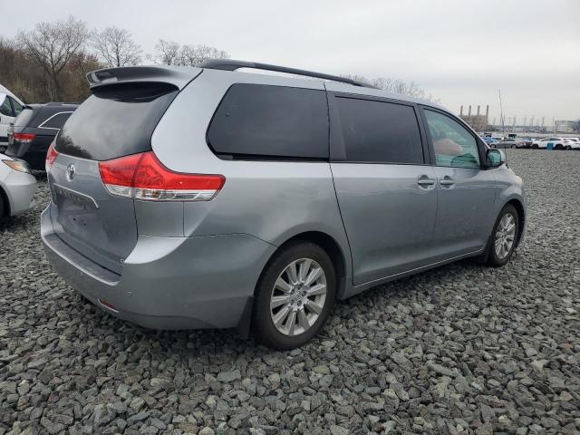 2013 Toyota Sienna xle