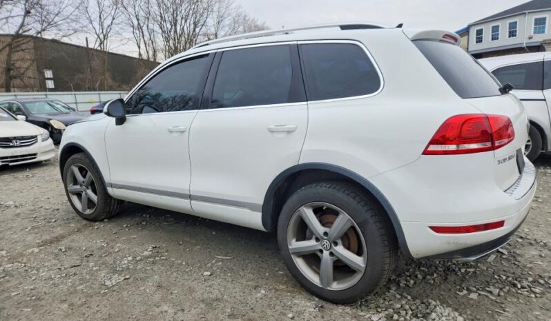 
								2013 Volkswagen Touareg full									
