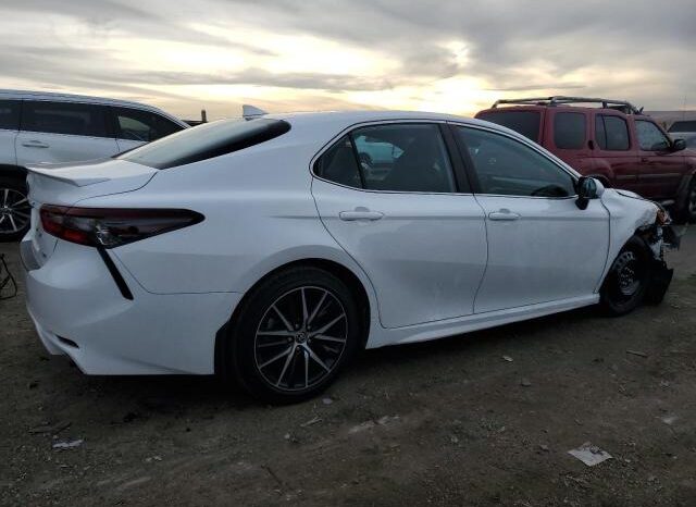 
								2022 Toyota Camry full									