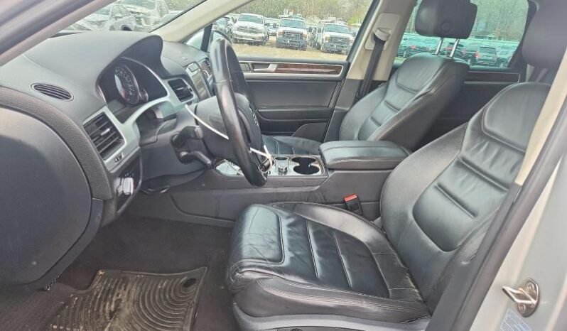 
								2014 Volkswagen Touareg full									