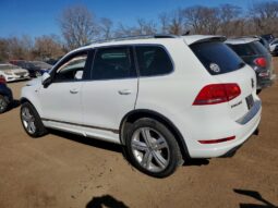 
										2014 Volkswagen Touareg full									