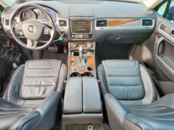 
										2015 Volkswagen Touareg full									