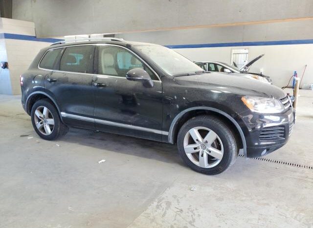 
								2014 Volkswagen Touareg full									