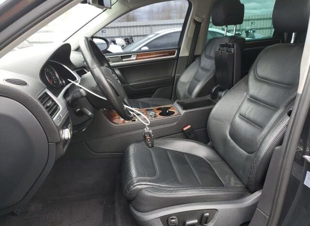 
								2012 Volkswagen Touareg full									