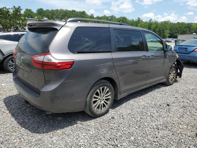 2019 Toyota Sienna xle