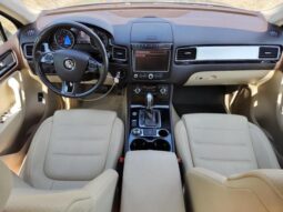 
										2016 Volkswagen Touareg full									