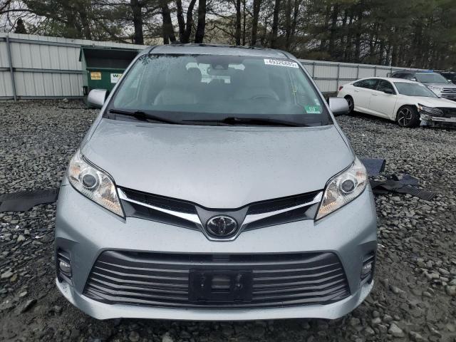 2019 Toyota Sienna xle