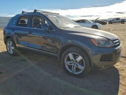 
										2013 Volkswagen Touareg full									