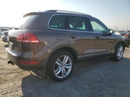 
										2012 Volkswagen Touareg full									