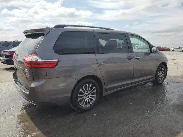 2019 Toyota Sienna xle