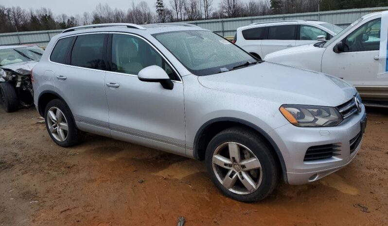 
								2013 Volkswagen Touareg full									