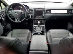 
										2014 Volkswagen Touareg full									