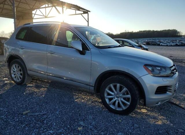 
								2012 Volkswagen Touareg full									