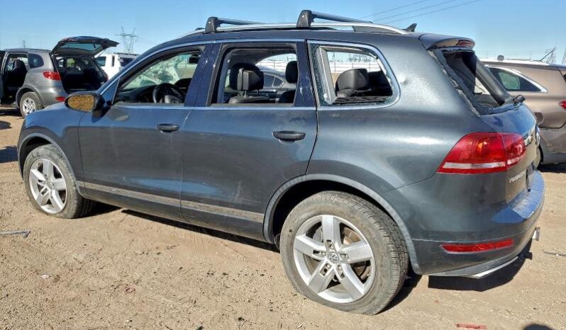 
								2013 Volkswagen Touareg full									