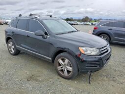 
										2014 Volkswagen Touareg full									