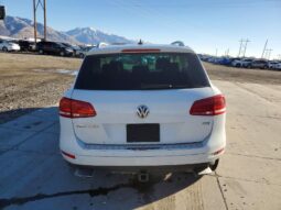 
										2014 Volkswagen Touareg full									