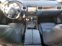 
										2016 Volkswagen Touareg full									