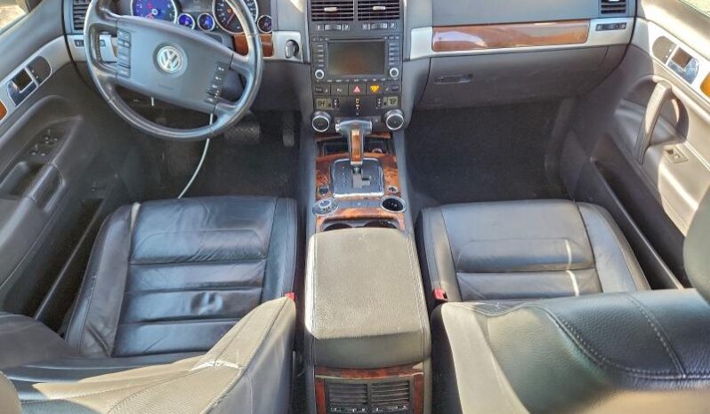 
								2008 Volkswagen Touareg full									