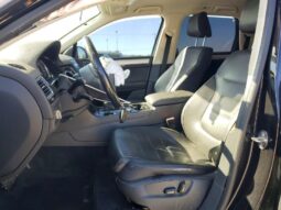 
										2015 Volkswagen Touareg full									