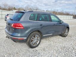 
										2015 Volkswagen Touareg full									