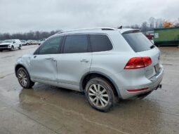 
										2014 Volkswagen Touareg full									
