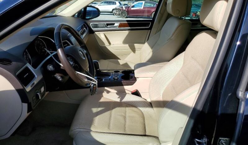 
								2016 Volkswagen Touareg full									