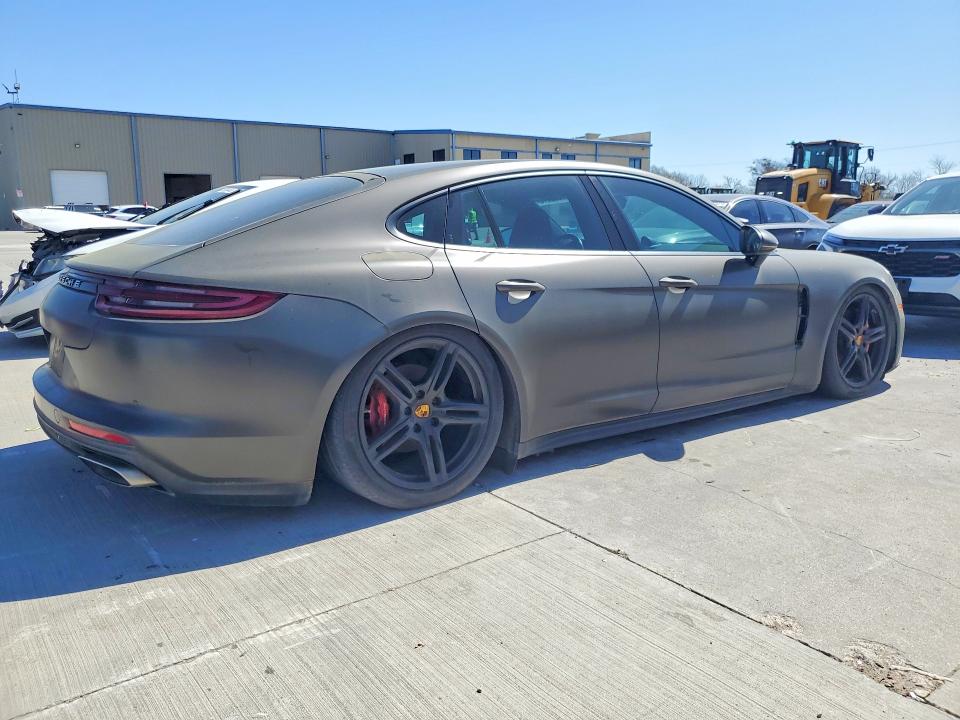 2017 Porsche Panamera