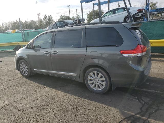 2012 Toyota Sienna xle