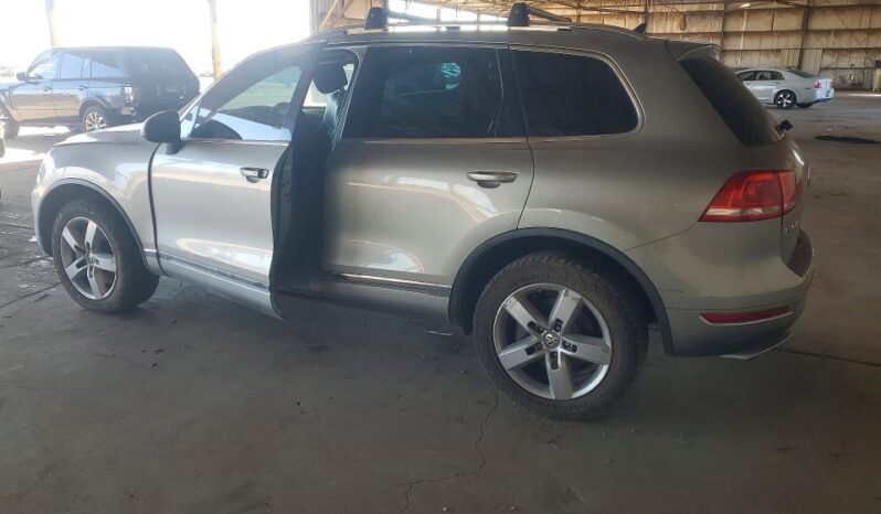 
								2011 Volkswagen Touareg full									