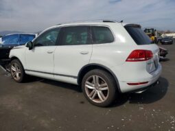 
										2014 Volkswagen Touareg full									