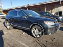 
										2014 Volkswagen Touareg full									