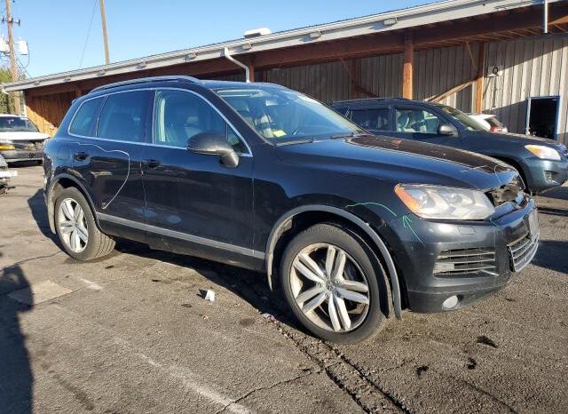 
								2014 Volkswagen Touareg full									